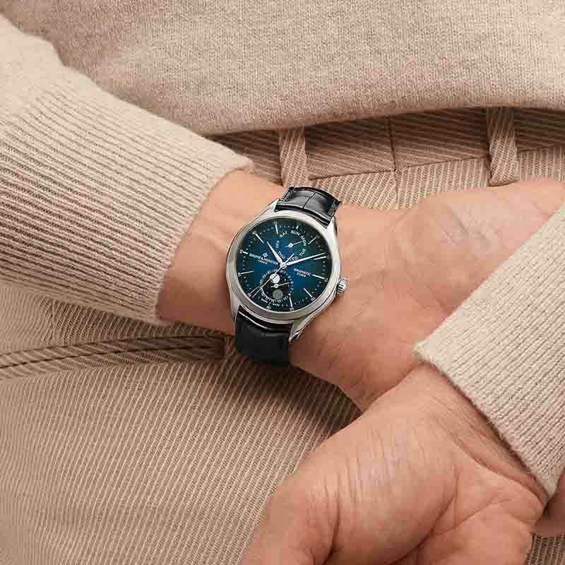 BAUME＆MERCIER CLIFTON BAUMATIC DAY-DATE/MOON-PHASE GRADIENT BLUE 10593 ボーム＆メルシエ クリフトン ボーマティック デイデイト/ムーンフェイズブルーグラデーション 10593 M0A10593