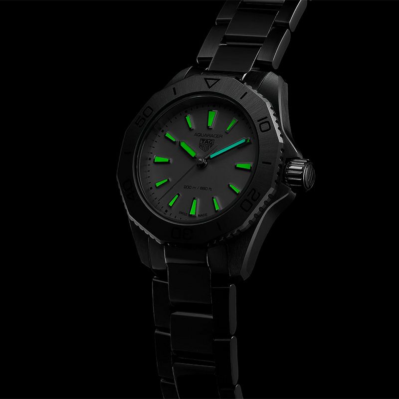 TAG HEUER AQUARACER PROFESSIONAL 200 タグ・ホイヤー アクアレーサー プロフェッショナル200 WBP1411.BA0622