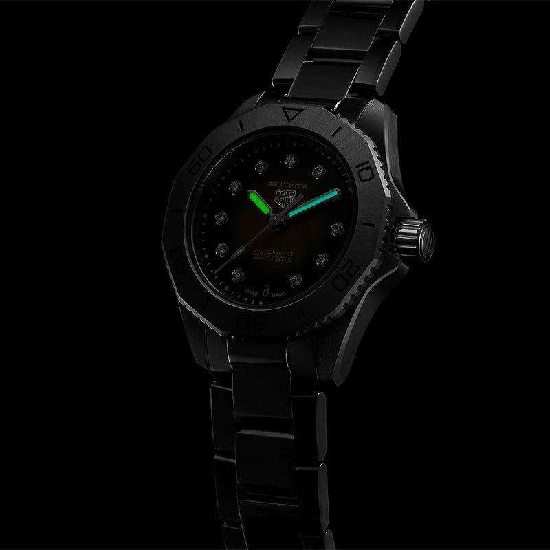 タグホイヤー professional 200m 日付 黒文字盤 タグホイヤー