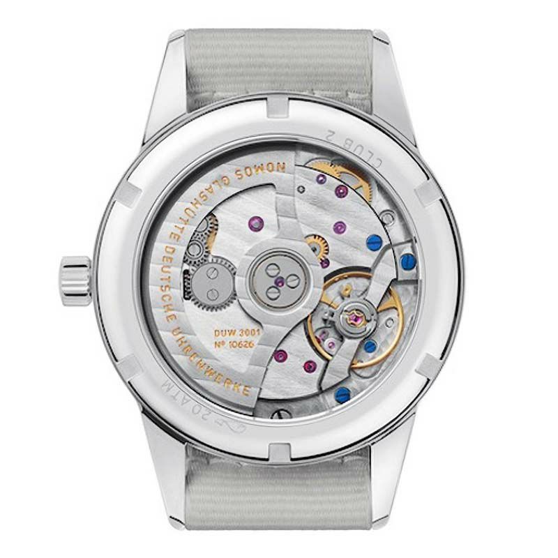 NOMOS Glashütte / Club Sport neomatik 42date bl