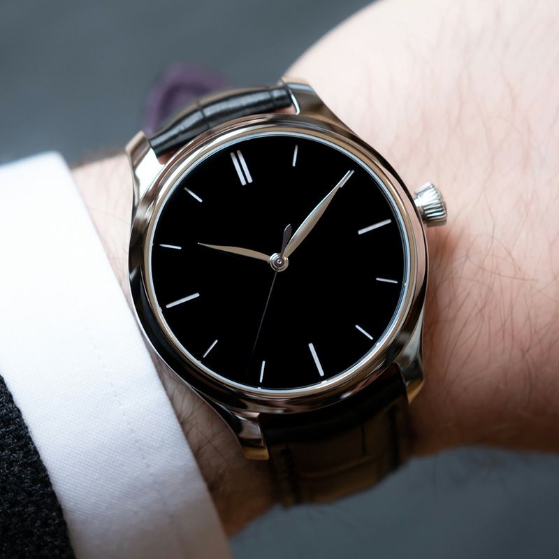 H.Moser ＆ Cie. ENDEAVOUR CENTRE SECONDS VANTABLACK(R) H.モーザー  