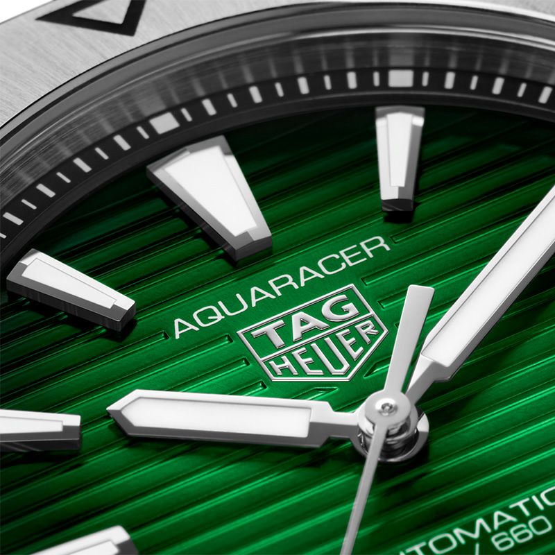 TAG HEUER AQUARACER PROFESSIONAL 200タグ・ホイヤー アクアレーサー プロフェッショナル200WBP2115.BA0627