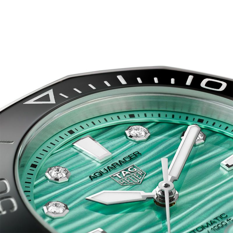 TAG HEUER AQUARACER PROFESSIONAL 300タグ・ホイヤー アクアレーサー プロフェッショナル300WBP231K.BA0618