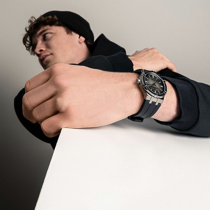 モーリス・ラクロア アイコン オートマティック 42mm ガンメタル PVD リミテッドエディション AI6008-PVB00-330-2