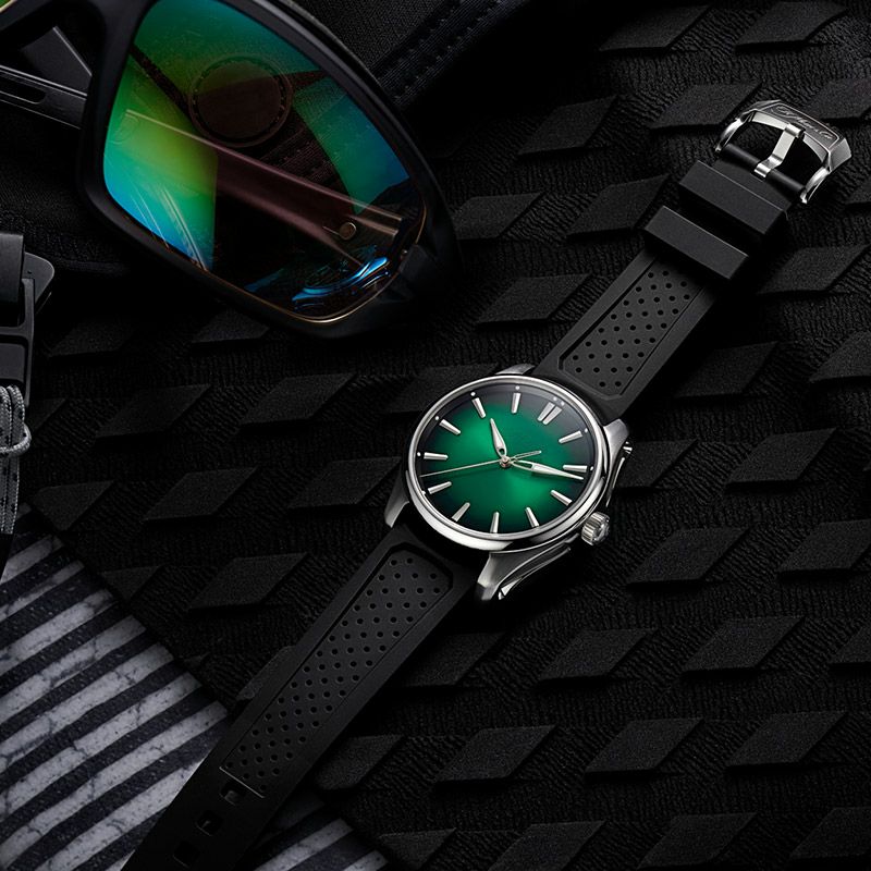 H.Moser ＆ Cie. PIONEER CENTRE SECONDS COSMIC GREEN <br>H.モーザー パイオニア・センターセコンド コズミックグリーン <br>3201-1201