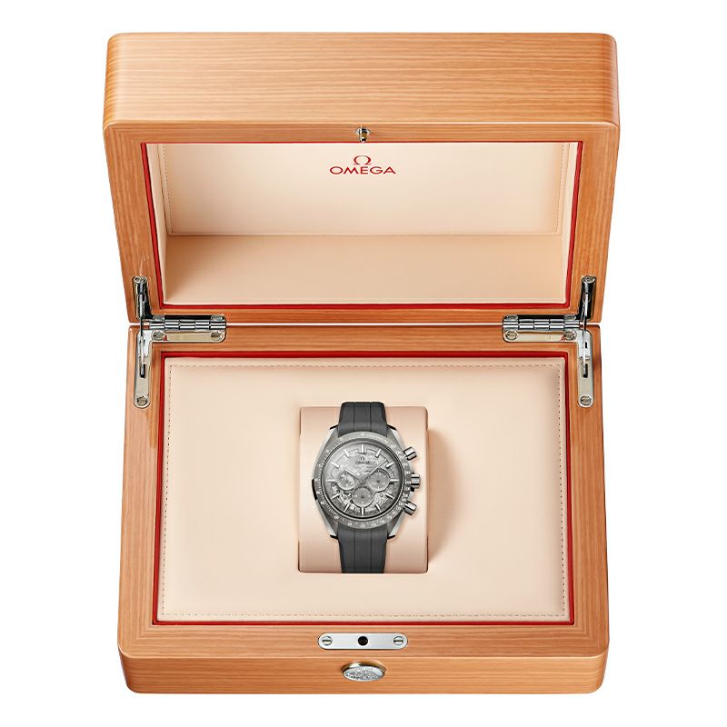 OMEGA SPEEDMASTER DARK SIDE OF THE MOON オメガ スピードマスター ダーク サイド オブ ザ ムーン 310.92.44.50.06.002